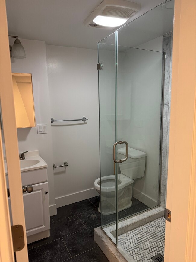 Photo - 28 Anderson St Unit 1