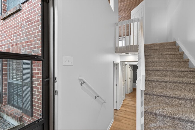 Photo - 2563 Crusaders Way