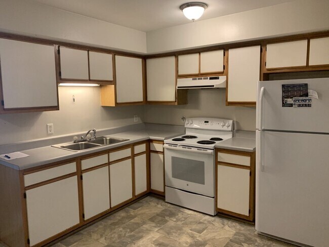 Kenwood,SE,2024-2026 - Kenwood,SE,2024-2026 Apartment Unit 2024