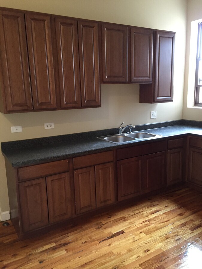 Photo - 4041 S CALUMET Ave Apartments Unit 3