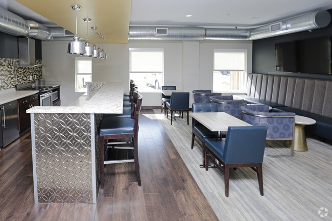 Hamline Pointe Apartments