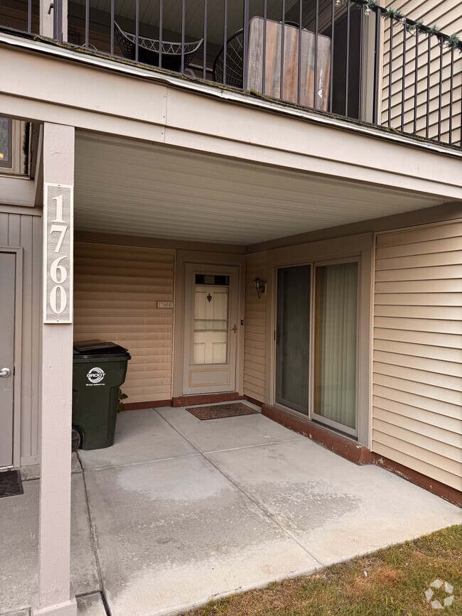 Building Photo - 1760 Bristol Walk Unit B Rental