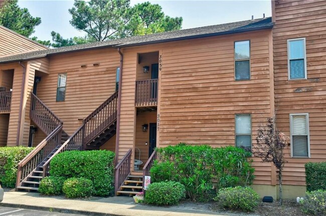 Beautiful Condo Block from the Bay! - Beautiful Condo Block from the Bay!