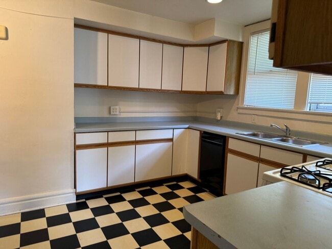 Photo - 206 S Mills St Unit #3