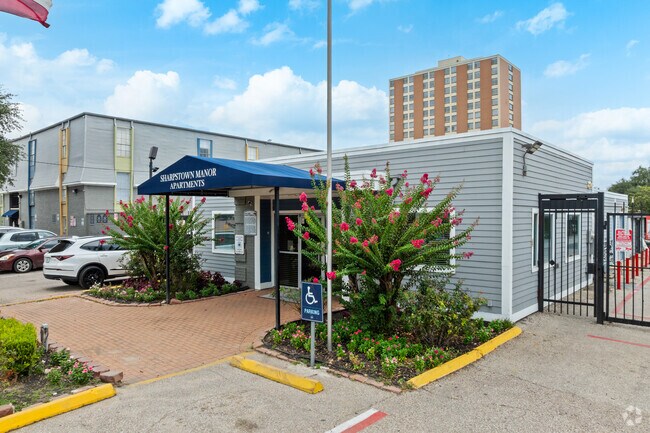 Leasing Office