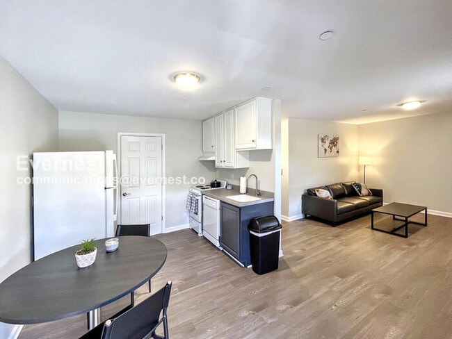 Building Photo - 6 Bob Cat Ct Unit 6 10