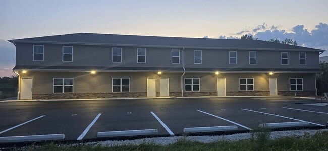 Building Photo - 1301 E 475th Rd Rental