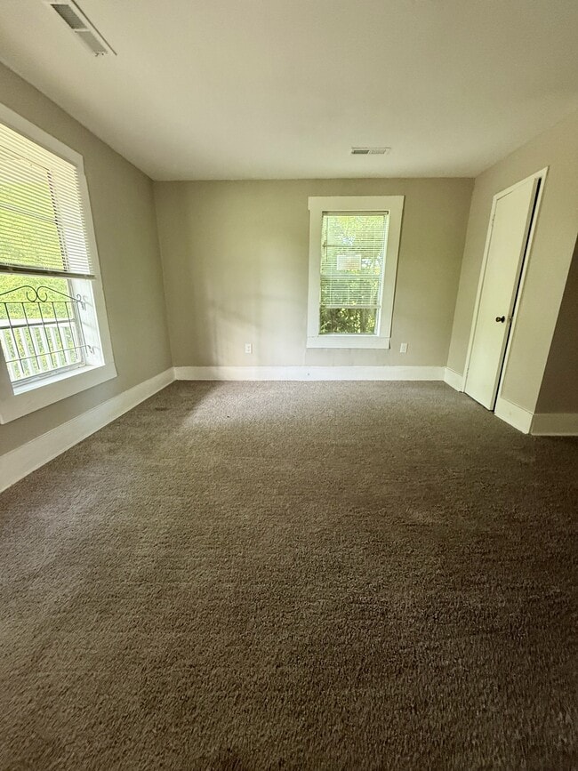 Photo - 204 5th Way