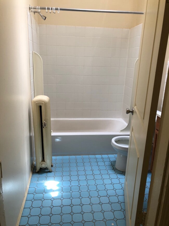 Photo - 3827 Walnut St Unit 3F