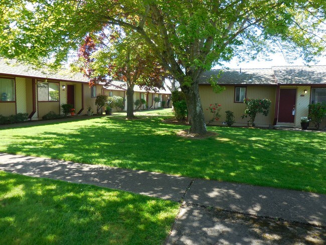 Hollywood Park Apartments - Hollywood Park Apartments