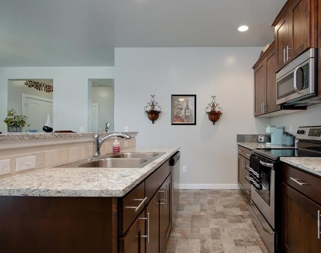 Photo - 3 Bedroom 2.5 Home with a 2 Car Garage Meridian