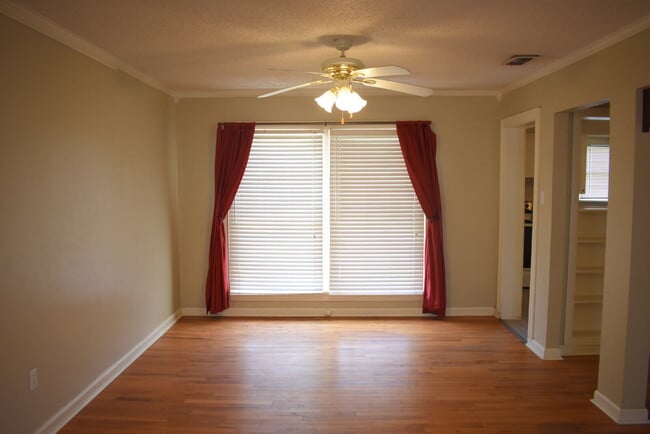 Photo - Super Cute 2 Bedroom Home in Tech Terrace!...