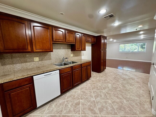 Photo - 13525 Vanowen St Unit 103