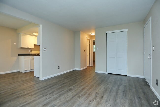 1BR, 1BA 650 SF