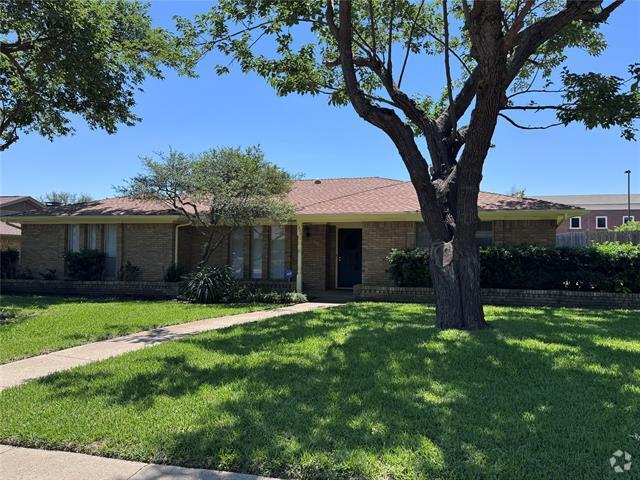 Building Photo - 1800 Westlake Dr Rental