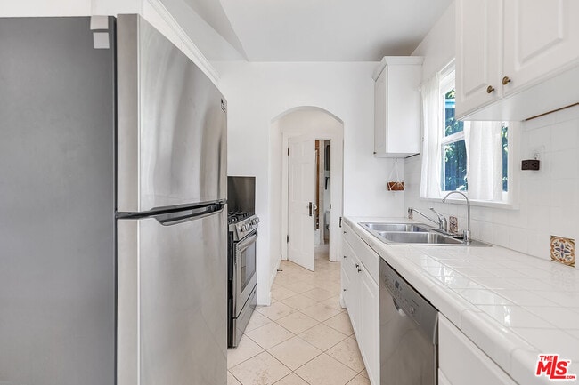 Photo - 1725 Morton Ave