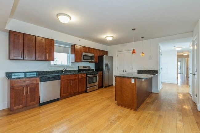 Photo - 125 43rd St Condo Unit 405