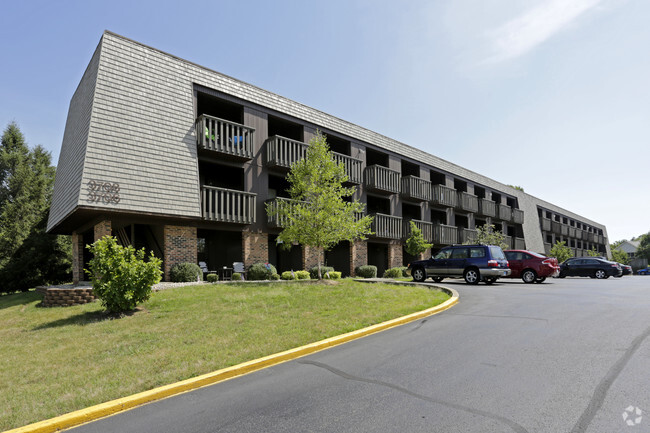 West Mound Apartments - West Mound Apartments