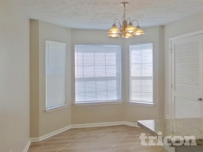 Photo - 2338 Briar Knoll Rd