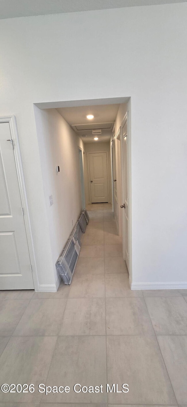 Photo - 2091 Vinifera Dr