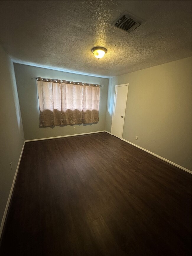 Photo - 10032 Neuens Rd