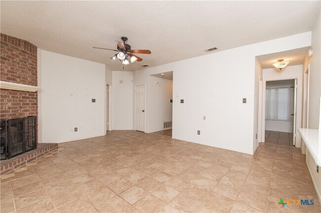 Photo - 5104 Glenoak Dr