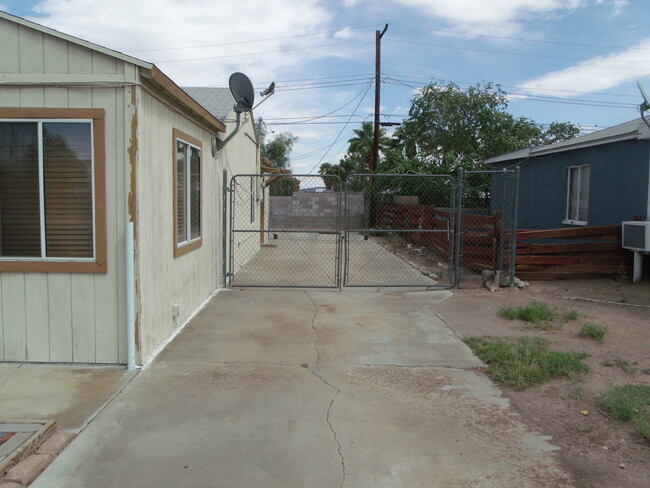 Photo - Large Single Story Home in Old Henderson/Pets Welcome