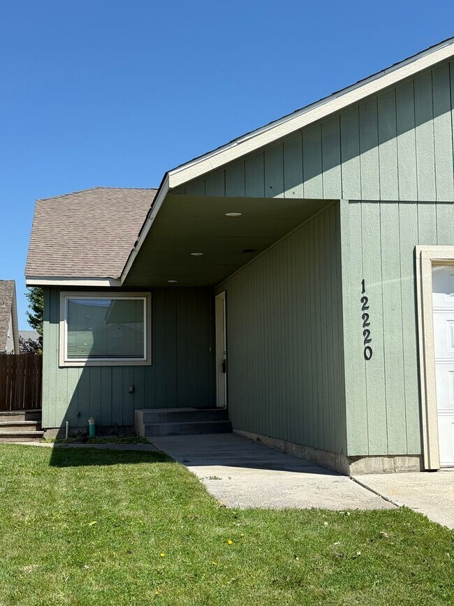 12218-12220 W 10th Ave - 12218-12220 W 10th Ave Apartment Unit 12220