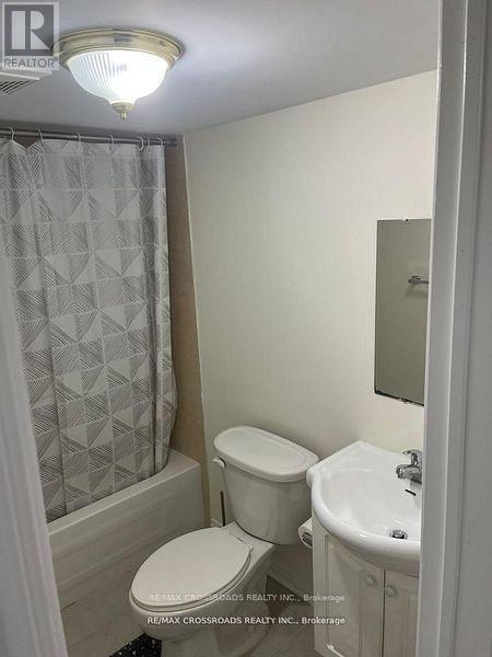 Photo - 27 Bobolink Ave