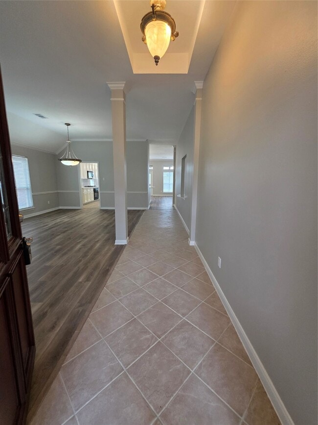 Photo - 2219 Lakewind Ln