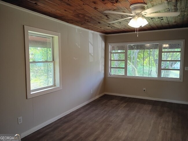 Photo - 161 S Pine St