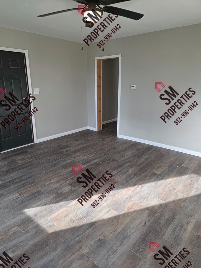 Photo - 1433 Loeb St