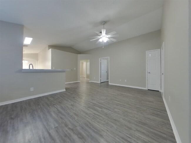 Photo - 3151 Kelling St