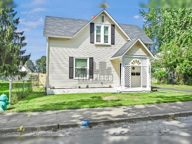 Photo - 1228 E Perry St