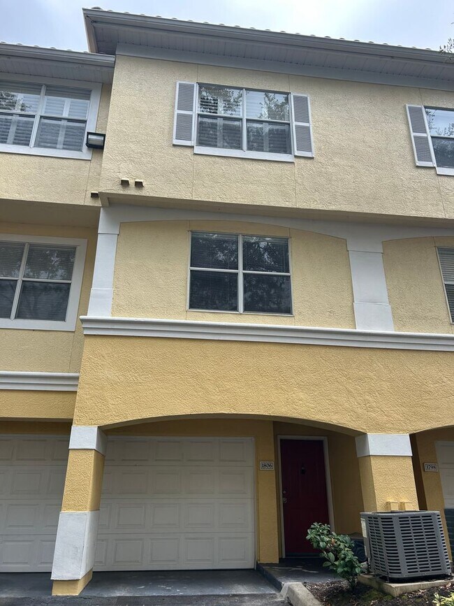 Beautiful 2BD/2BA Visconti Townhome with 2... - Beautiful 2BD/2BA Visconti Townhome with 2...