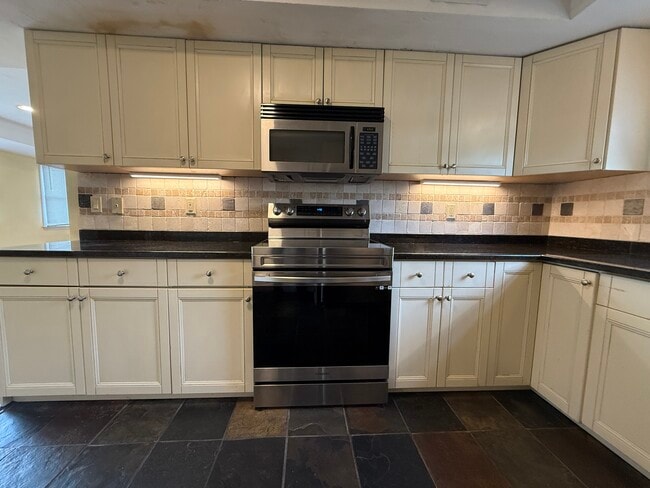 Photo - 947 Washington St Unit 2