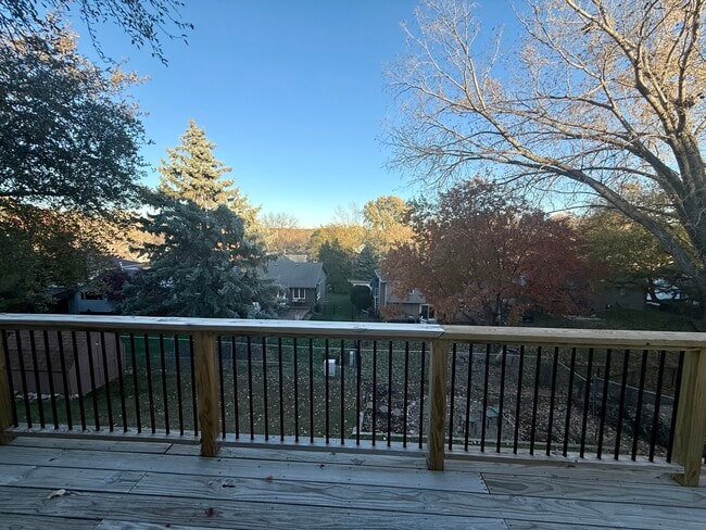 Photo - 2305 S 165th St