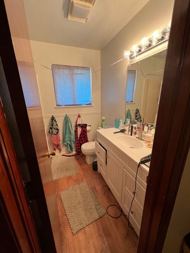 Photo - 2840 W 21st St