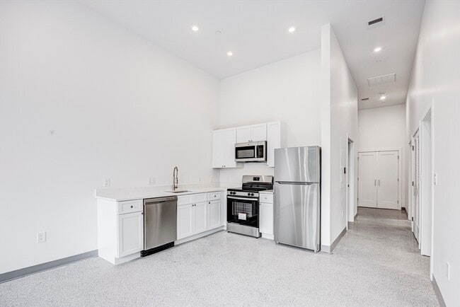 80 Middlesex St Unit 306