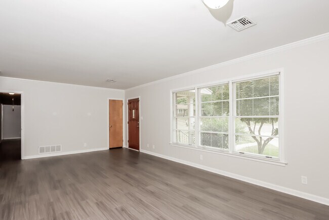 Photo - Gorgeous 4 Bedroom in Montgomery!