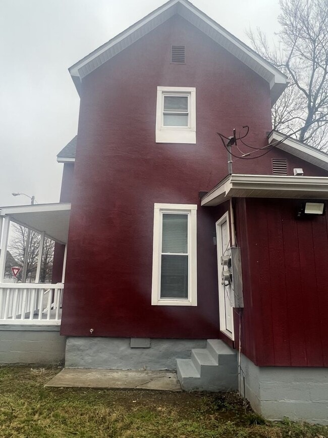 Photo - 902 S Moffet Ave Unit 902 S Moffet - B