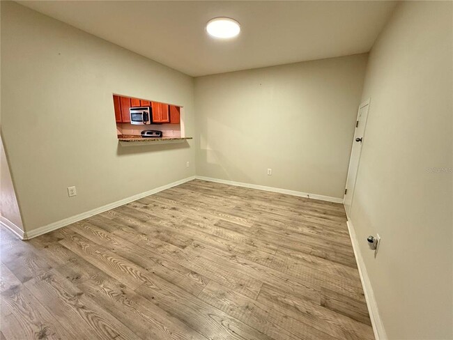 Photo - 9854 Trumpet Vine Loop