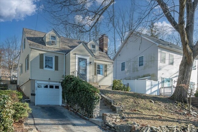 Building Photo - Updated Single Family Rental in White Plains