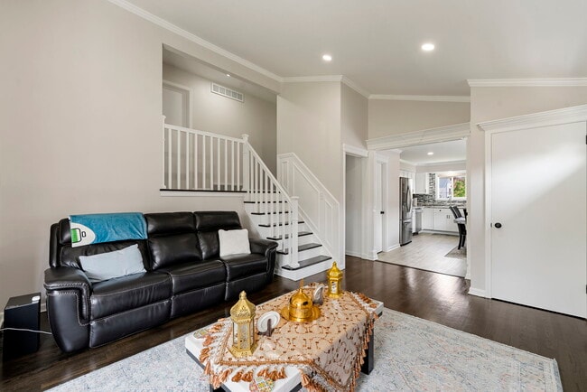 Photo - 660 56th Pl