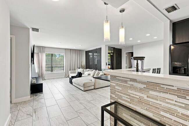 Photo - 2581 Carambola Cir N Unit 1868