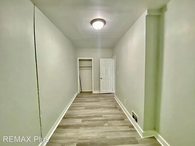 Photo - 2769 Helen St