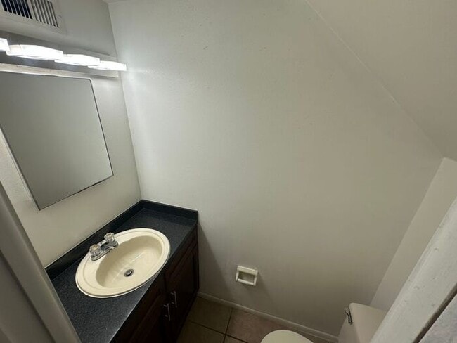 Photo - GREAT 2/2.5 Townhome Near UCF! Available Now!