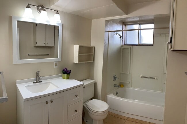 Photo - 1250-1254 Carr Street Unit 1252