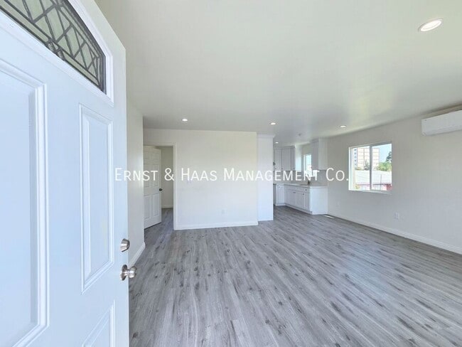 Photo - 1320 Lewis Ave Unit B