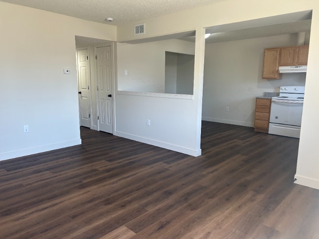 Building Photo - 215 S Blankenship Rd Rental